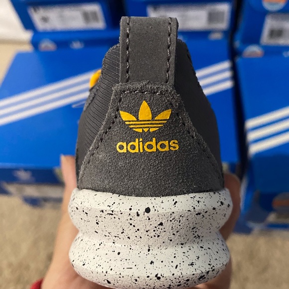 Adidas kids running shoes super comfortable oritq - Picture 7 of 8